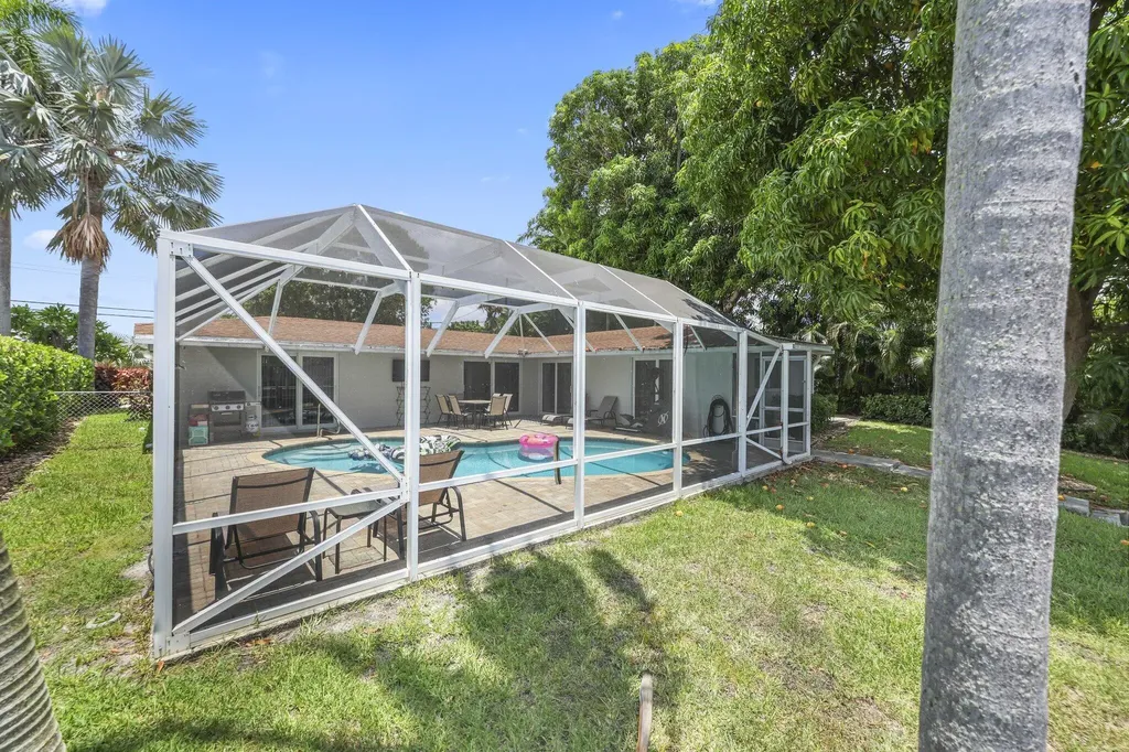 1710 SW 4th Avenue Pompano Beach FL 33060