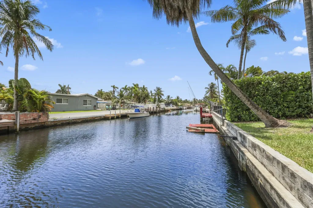 1710 SW 4th Avenue Pompano Beach FL 33060