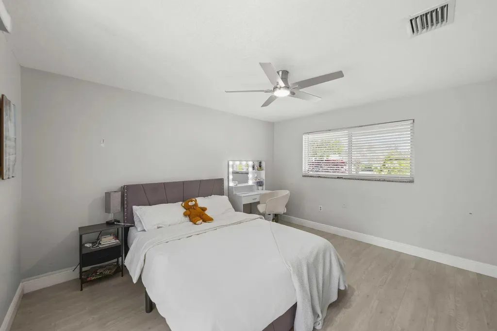 1710 SW 4th Avenue Pompano Beach FL 33060