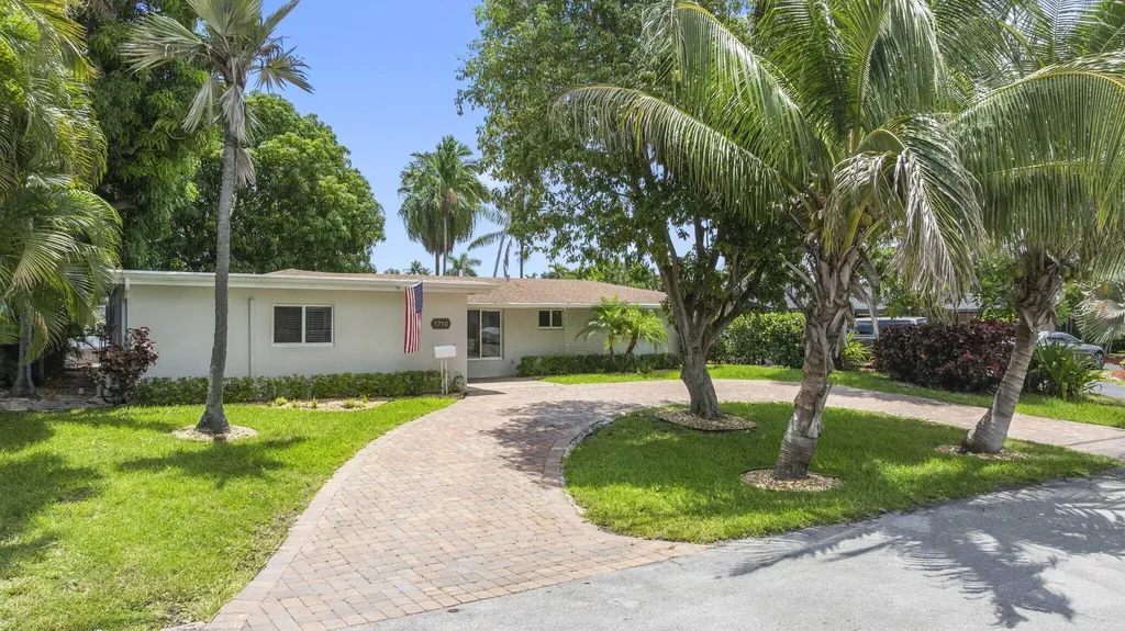 1710 SW 4th Avenue Pompano Beach FL 33060