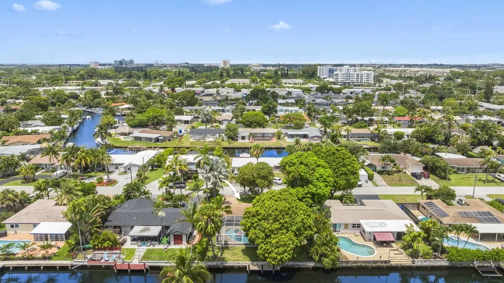 1710 SW 4th Avenue Pompano Beach FL 33060