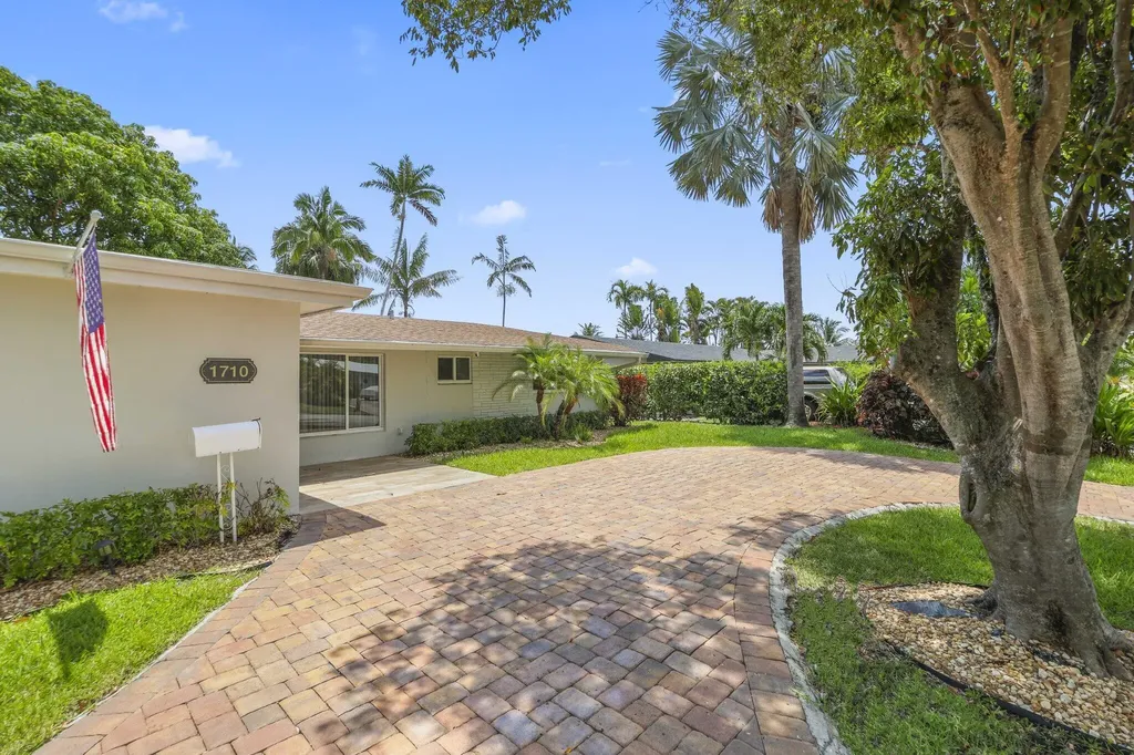 1710 SW 4th Avenue Pompano Beach FL 33060
