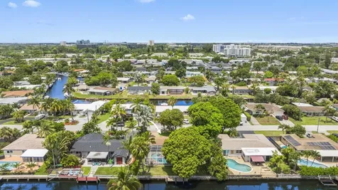 1710 SW 4th Avenue Pompano Beach FL 33060