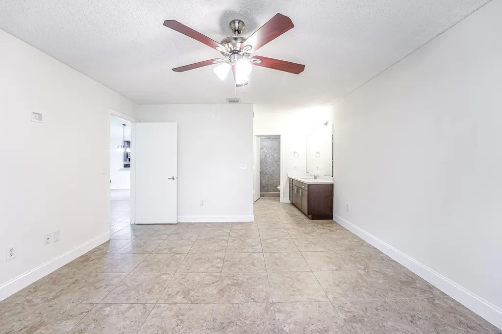 1979 NW 4th Avenue Boca Raton FL 33432