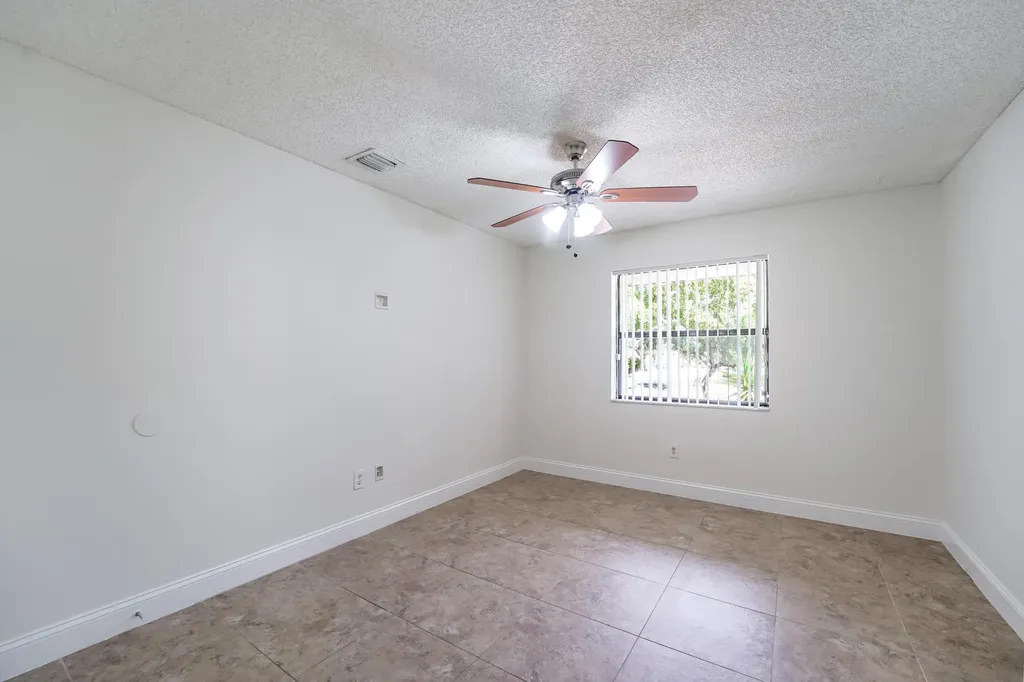 1979 NW 4th Avenue Boca Raton FL 33432