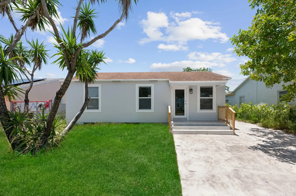 720 Mcintosh Street West Palm Beach FL 33405