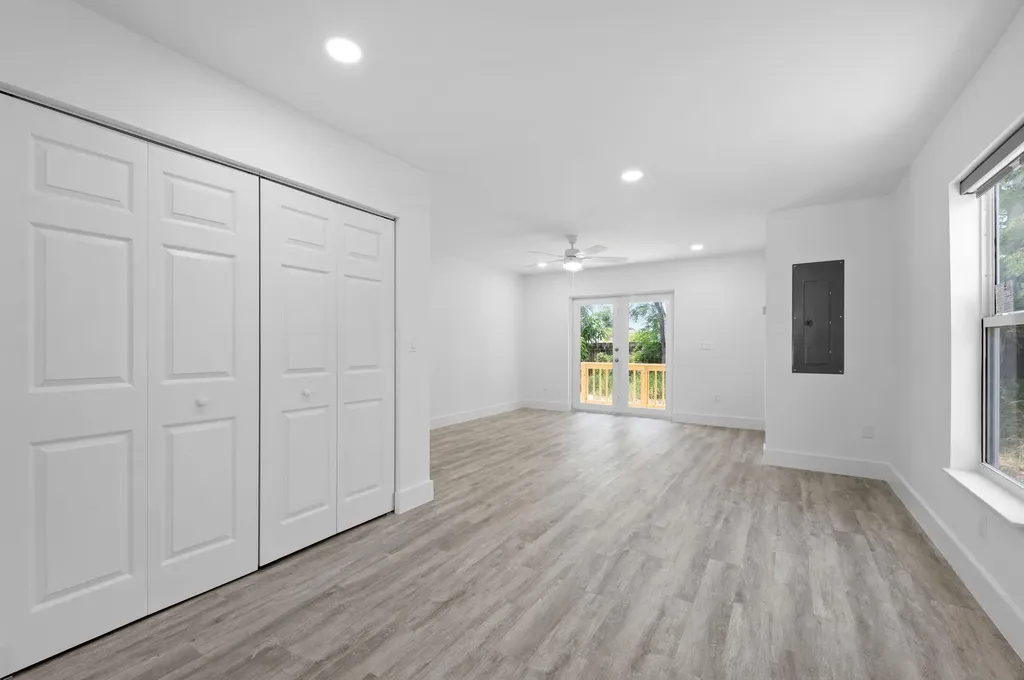 720 Mcintosh Street West Palm Beach FL 33405