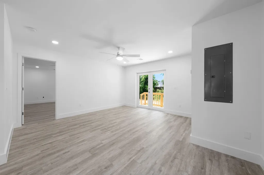 720 Mcintosh Street West Palm Beach FL 33405