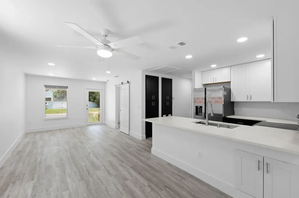 720 Mcintosh Street West Palm Beach FL 33405