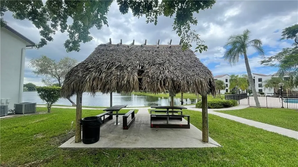 215 Lake Pointe Drive Oakland Park FL 33309