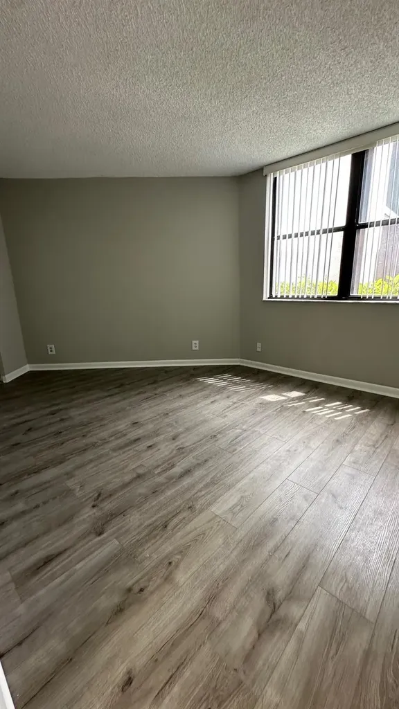 215 Lake Pointe Drive Oakland Park FL 33309