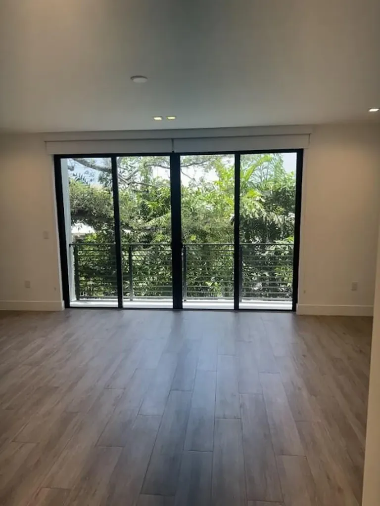 6820 SW 80th Street Miami FL 33143