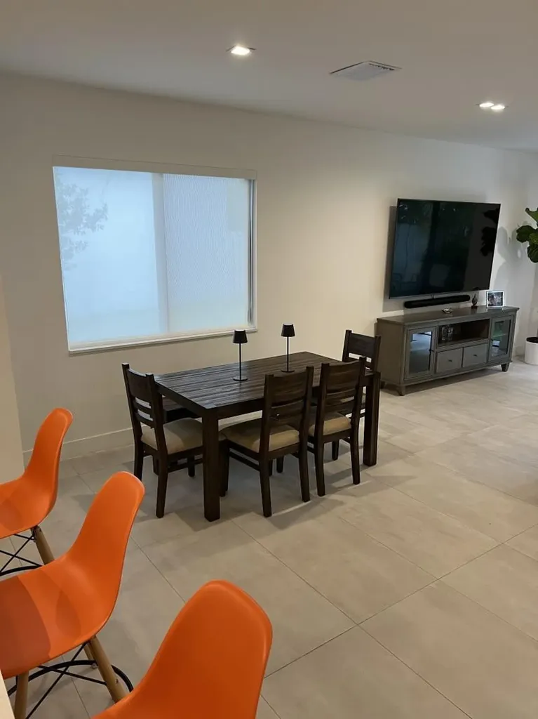 6820 SW 80th Street Miami FL 33143