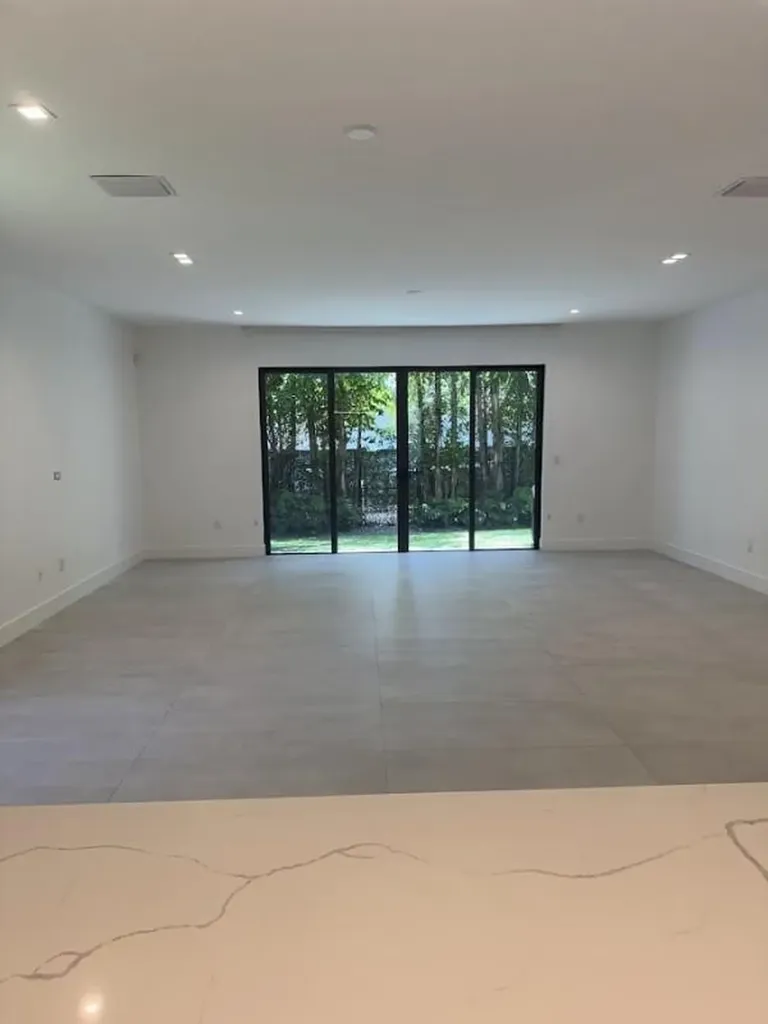 6820 SW 80th Street Miami FL 33143