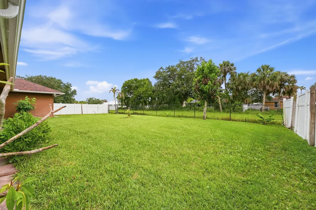 1098 SW Sudder Avenue Port St Lucie FL 34953