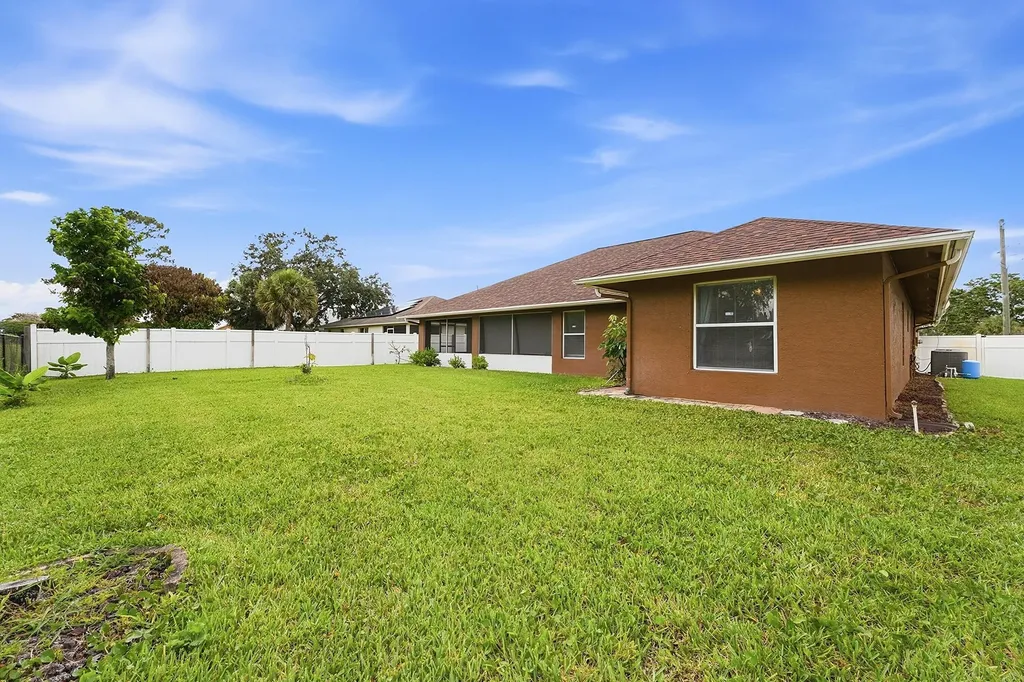 1098 SW Sudder Avenue Port St Lucie FL 34953