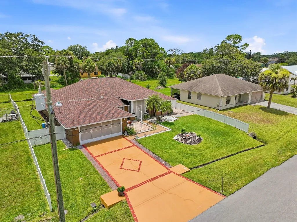 1098 SW Sudder Avenue Port St Lucie FL 34953