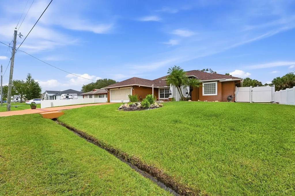 1098 SW Sudder Avenue Port St Lucie FL 34953