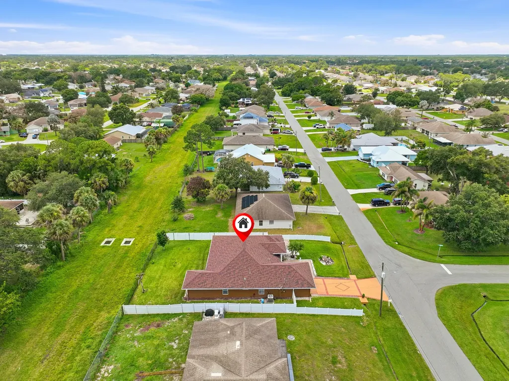 1098 SW Sudder Avenue Port St Lucie FL 34953
