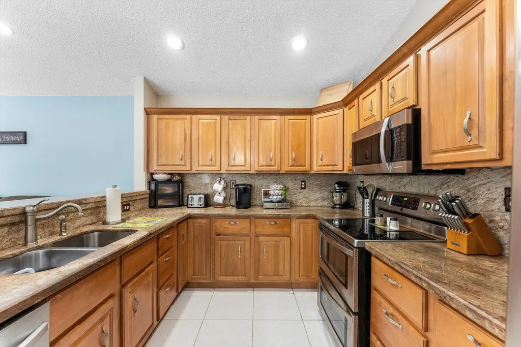 10327 NW 50th Street Coral Springs FL 33076