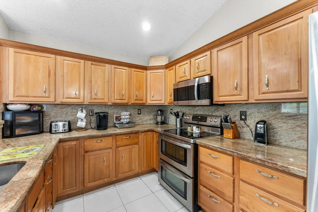 10327 NW 50th Street Coral Springs FL 33076