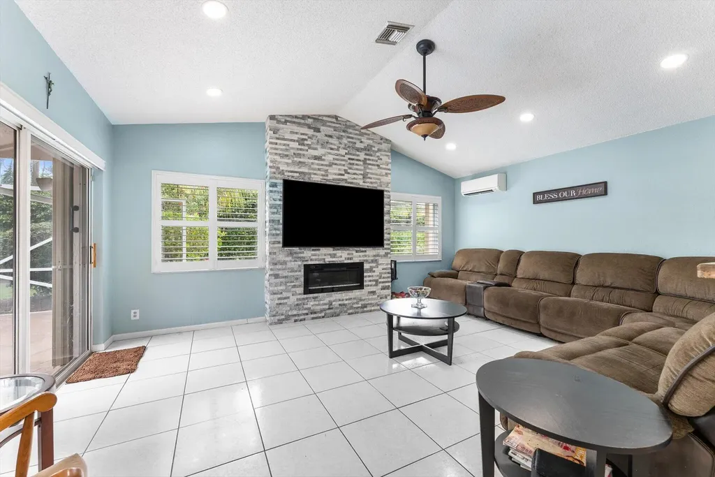 10327 NW 50th Street Coral Springs FL 33076