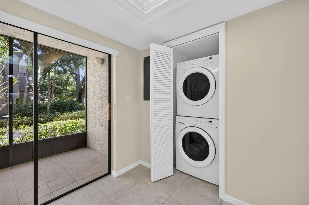 9460 Meadowood Drive Fort Pierce FL 34951