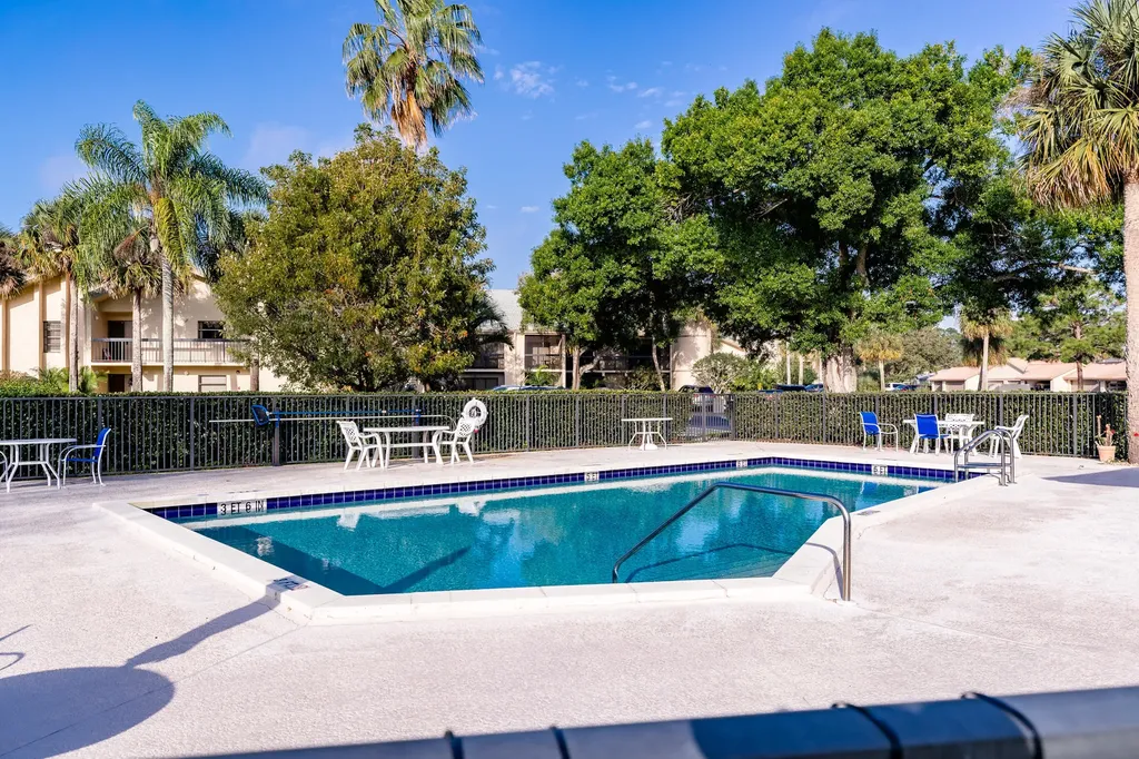 9460 Meadowood Drive Fort Pierce FL 34951