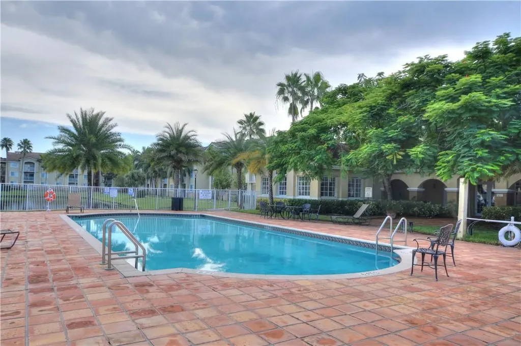 2640 S University Drive Davie FL 33328