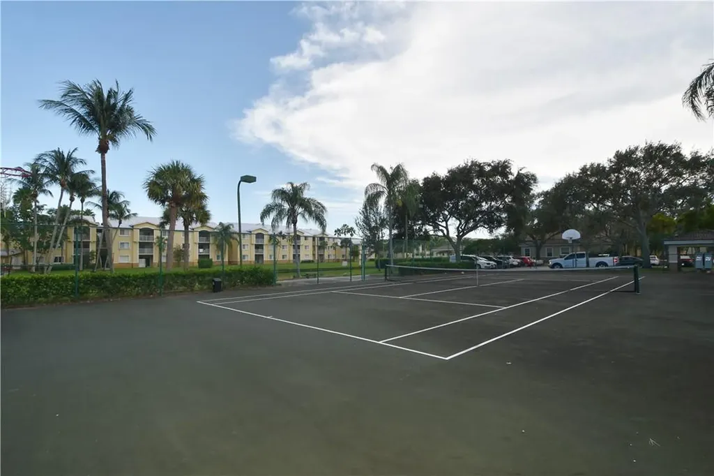 2640 S University Drive Davie FL 33328
