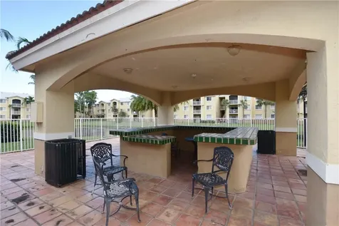 2640 S University Drive Davie FL 33328