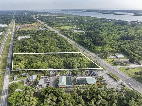 7555 Us Highway 1 Vero Beach FL 32967