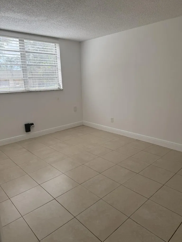 5750 NW 64th Avenue Tamarac FL 33319