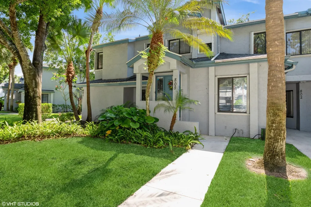 805 Harbour Pointe Way Greenacres FL 33413