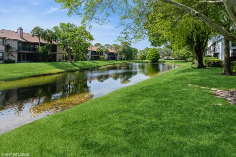 805 Harbour Pointe Way Greenacres FL 33413