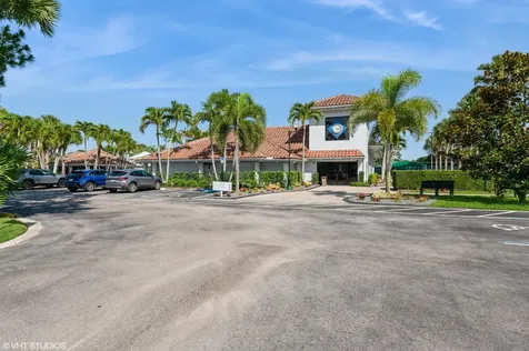 805 Harbour Pointe Way Greenacres FL 33413