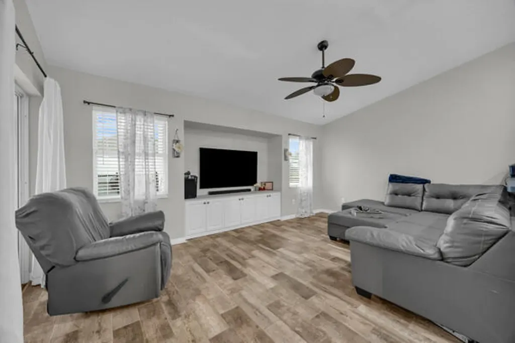 844 SW Hamberland Avenue Port St Lucie FL 34953