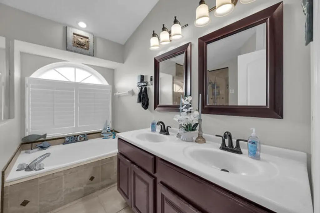 844 SW Hamberland Avenue Port St Lucie FL 34953