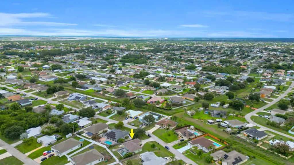 844 SW Hamberland Avenue Port St Lucie FL 34953