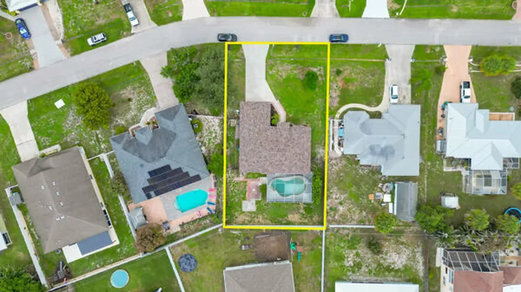 844 SW Hamberland Avenue Port St Lucie FL 34953