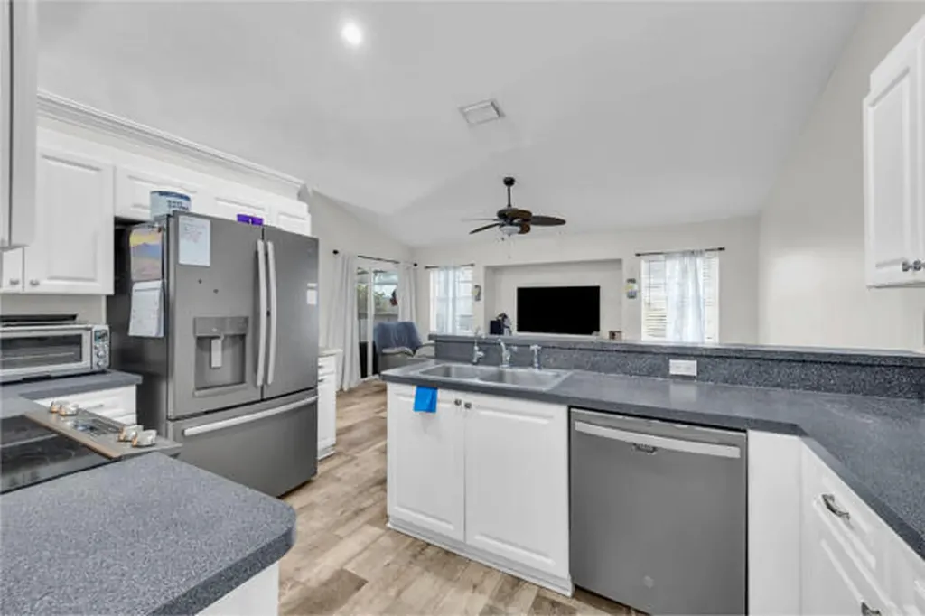 844 SW Hamberland Avenue Port St Lucie FL 34953