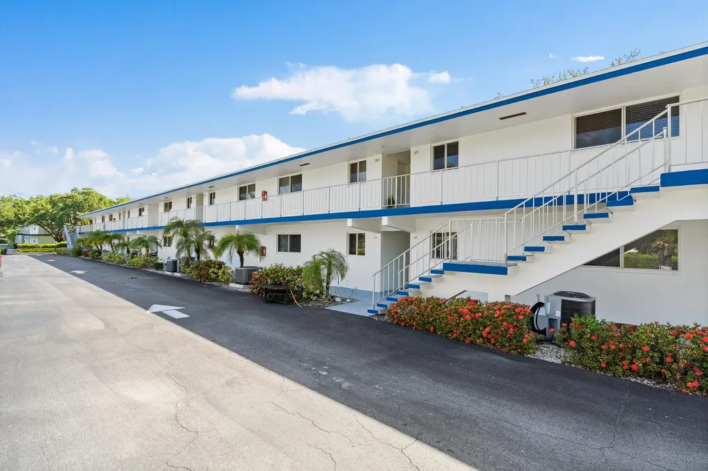 4 Westwood Avenue Jupiter FL 33469