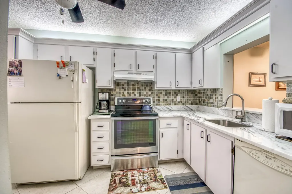 2945 SW 22nd Avenue Delray Beach FL 33445