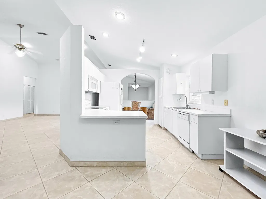 7880 Laina Lane Boynton Beach FL 33437