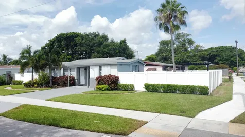 702 SW 1st Street Delray Beach FL 33444