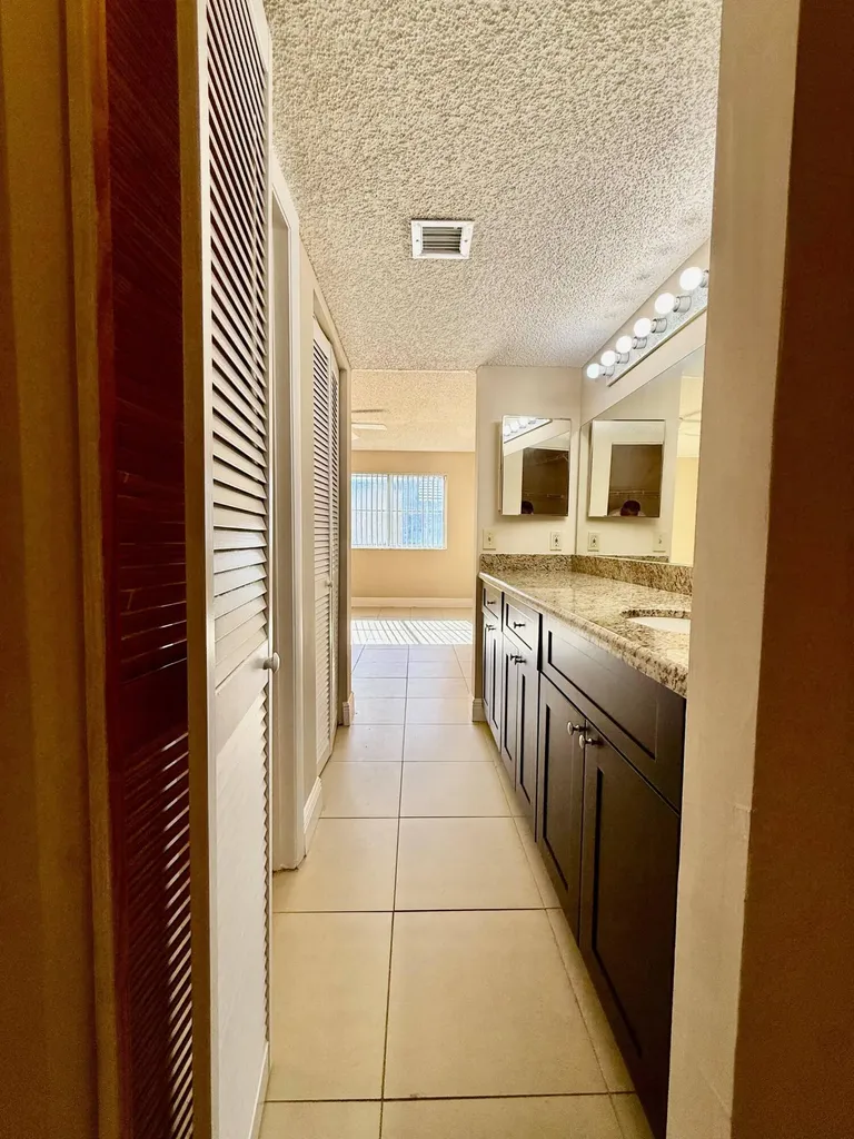 9901 Westview Drive Coral Springs FL 33076