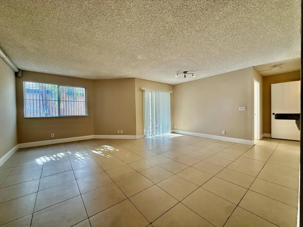 9901 Westview Drive Coral Springs FL 33076