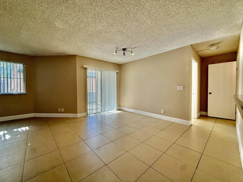 9901 Westview Drive Coral Springs FL 33076