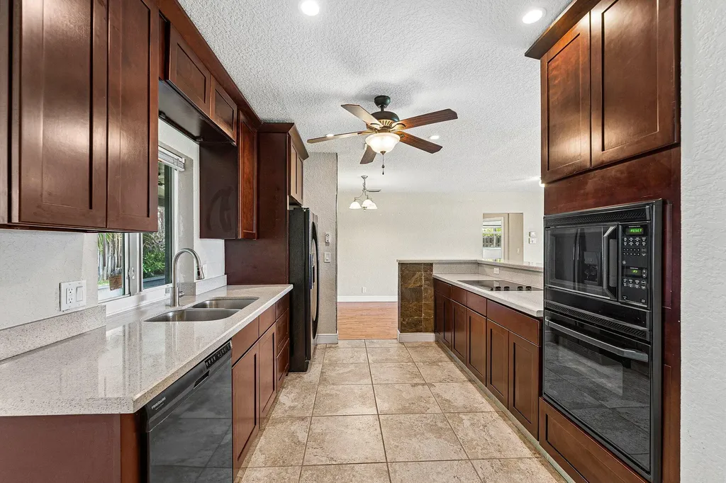 301 SE 3rd Street Deerfield Beach FL 33441