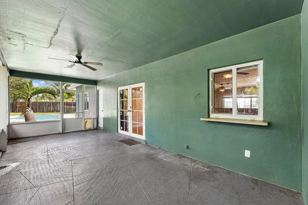 301 SE 3rd Street Deerfield Beach FL 33441
